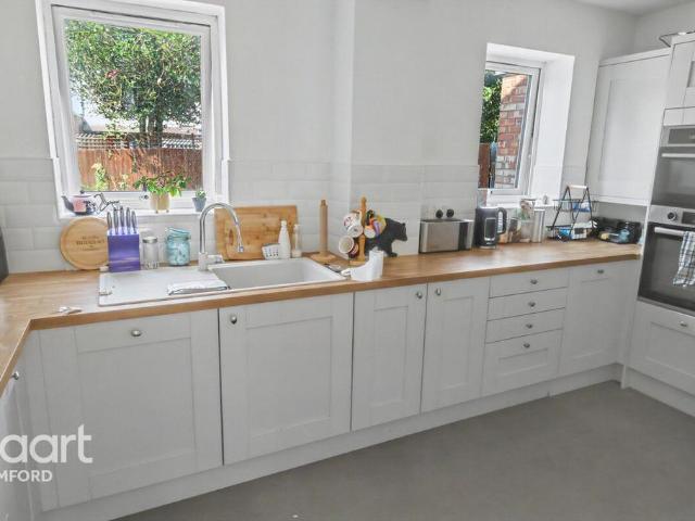 House for rent in Rush Green, Greater London