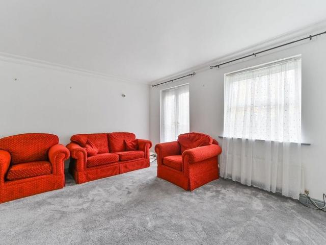 House for rent in London Borough of Croydon, Greater London