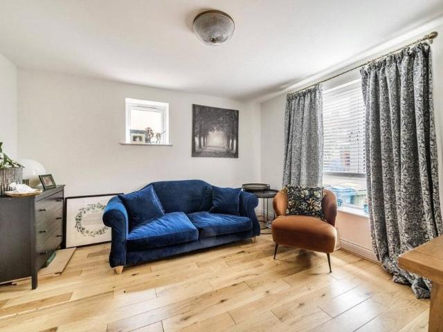 House for rent in New Town, Eton