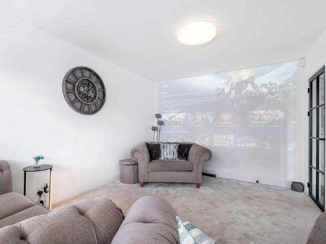House for rent in London Borough of Havering, Greater London