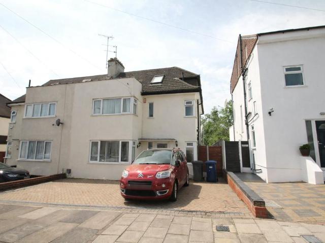 House for rent in High Barnet, Greater London