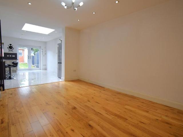 House for rent in Lane, Greater London
