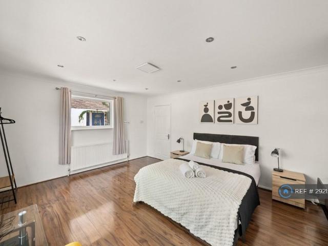 House for rent in Woodley