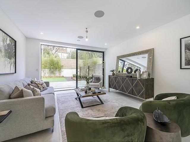 House for rent in Fortis Green, Greater London