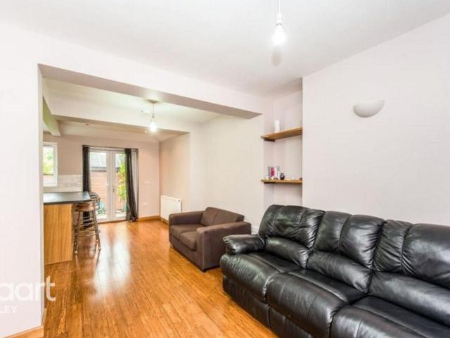House for rent in Shinfield