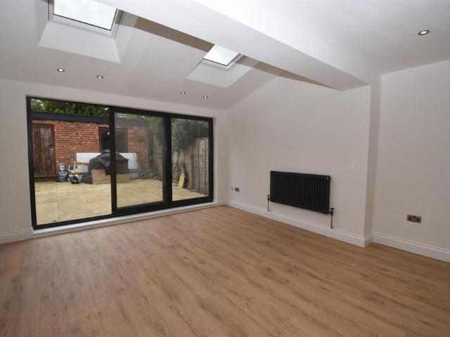 House for rent in Green Close, Warwickshire