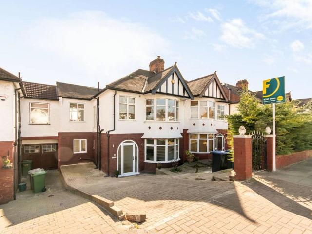 House for rent in Dollis Hill, Greater London