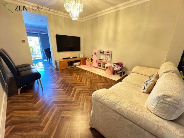 House for rent in Palmers Green, Greater London