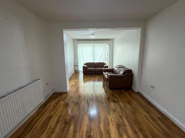 House for rent in London Borough of Hounslow, Greater London