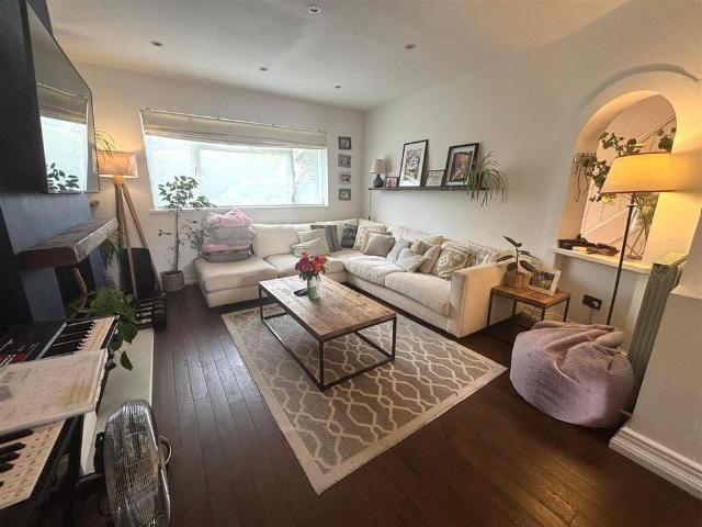 House for rent in Perryfields, West Sussex