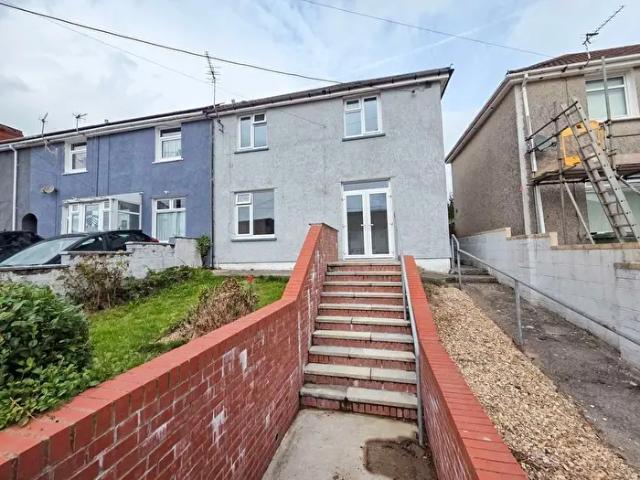 Apartment for rent in Gilfach, Pen-pedair-heol