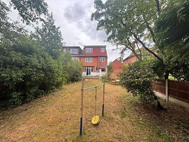 Apartment for rent in Abbey Park, Barton In Fabis