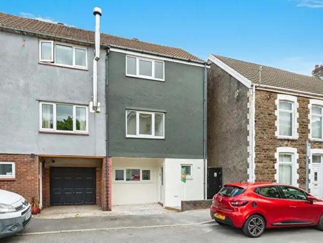 Apartment for rent in Neath, Briton Ferry