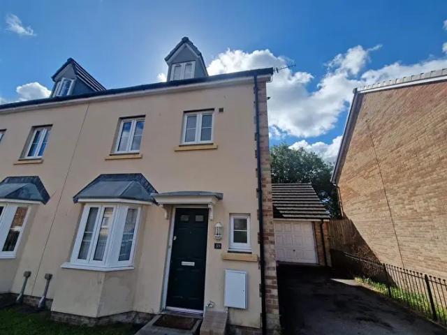 Apartment for rent in Fforest-fach, Swansea