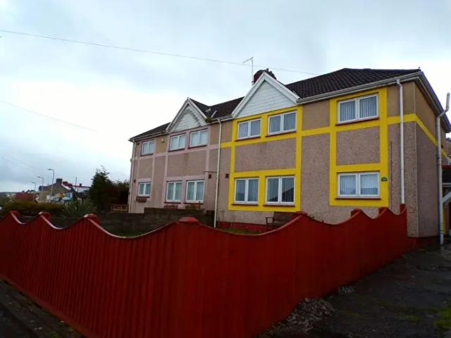 Apartment for rent in Cwmdu, Swansea