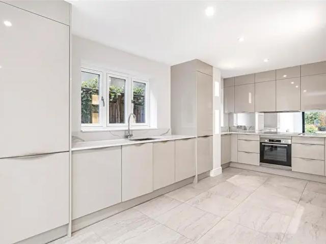 Apartment for rent in Headington Shops, The Slade