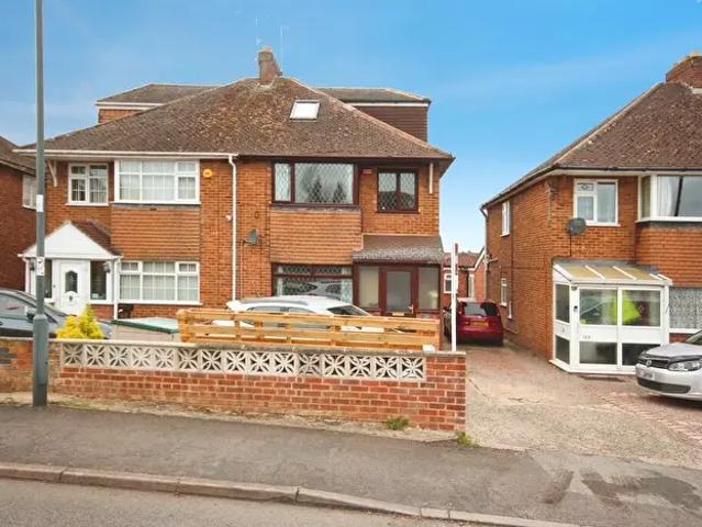 Apartment for rent in Whitnash, Warwick