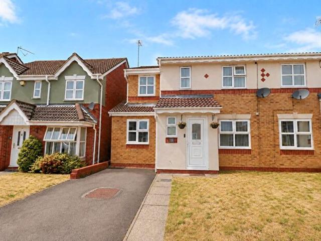 Apartment for rent in Potters Green, West Midlands