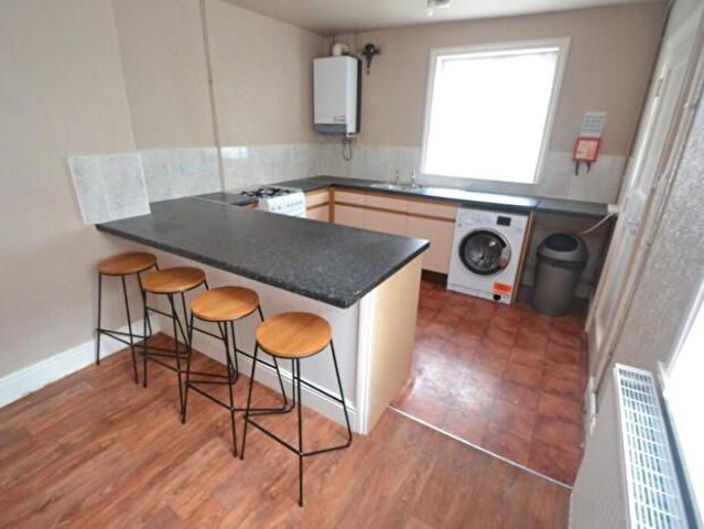 Apartment for rent in Lady Bay, Barton In Fabis