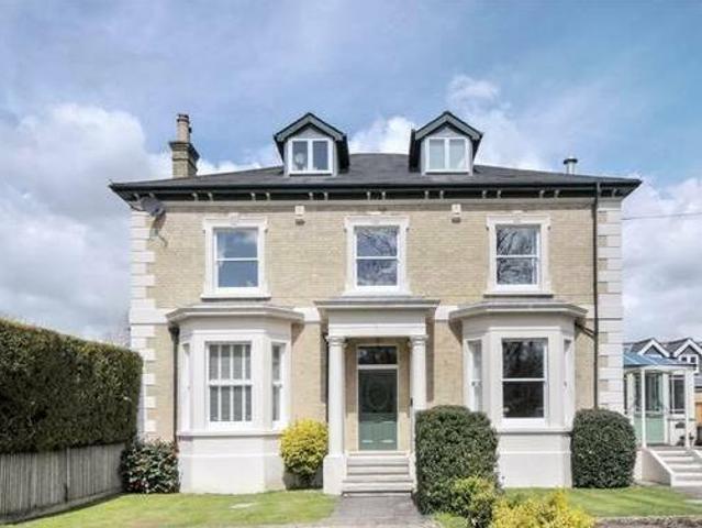 House for rent in Surrey, England