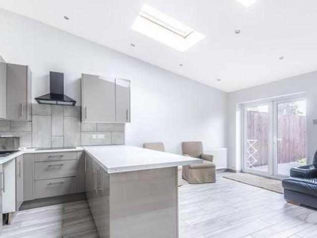 House for rent in Surrey