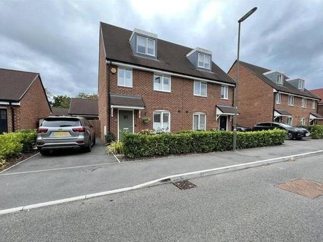 House for rent in Surrey, England