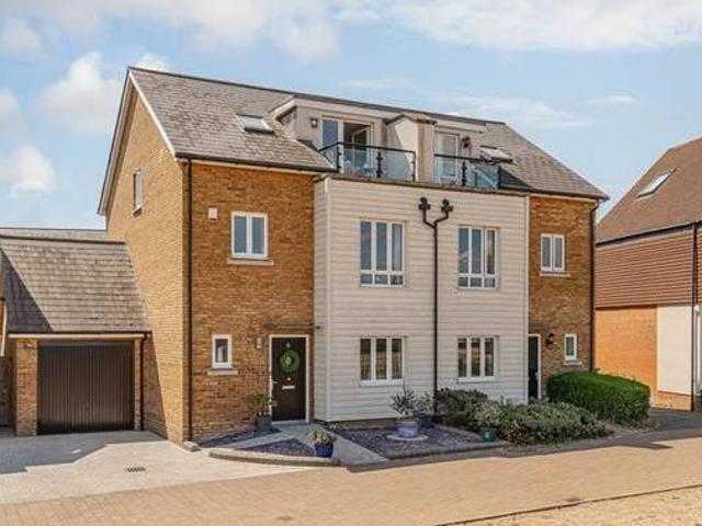 House for rent in Surrey