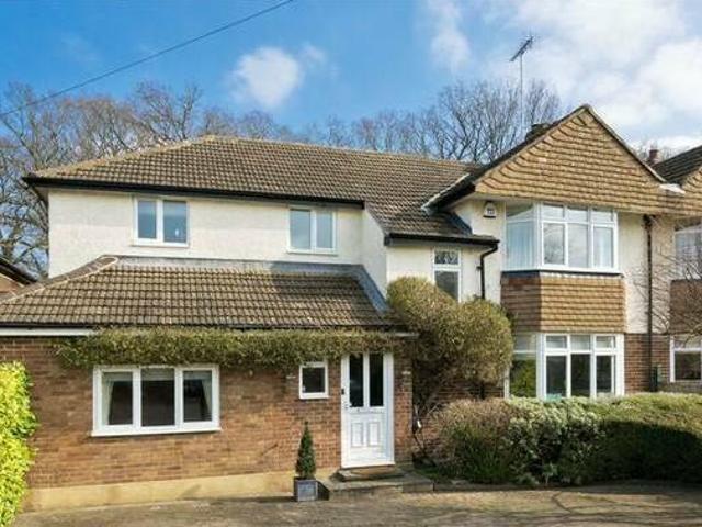 House for rent in Surrey