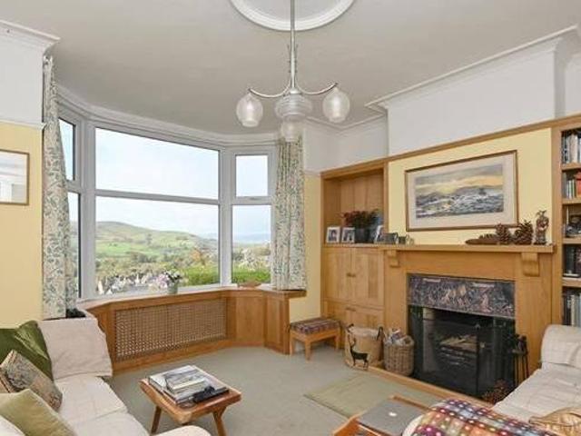 House for sale in Froggatt, East Midlands