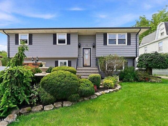 House for sale in Avenel, New Jersey