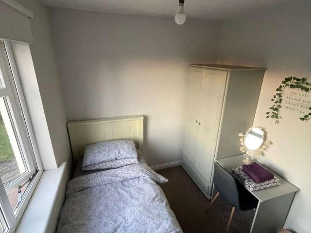 Property to rent in Bluebell, North Tipperary