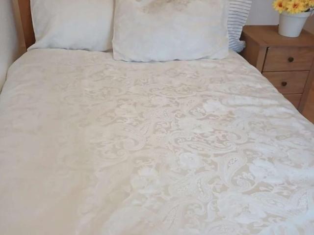 Room for rent in Lyons, Greater London
