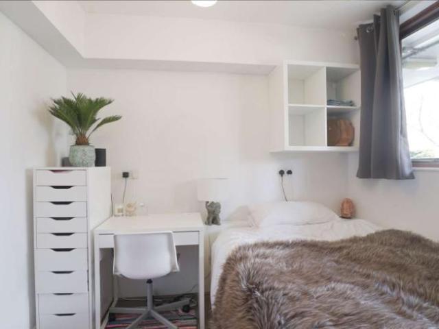 Room for rent in Lyons, Greater London