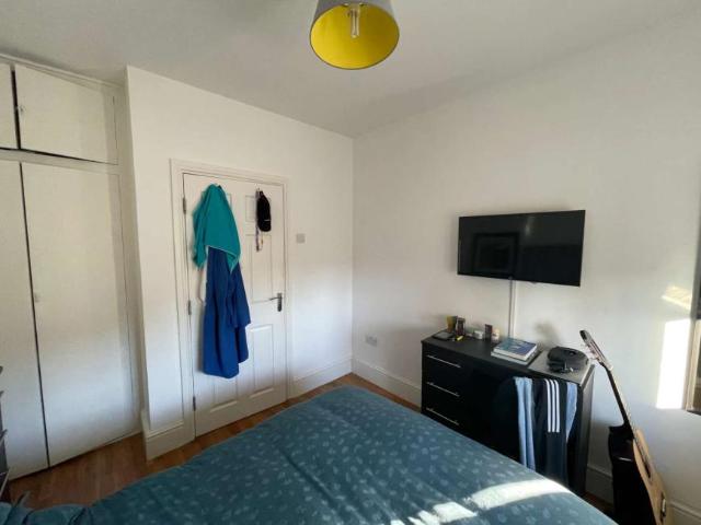 Room for rent in Lyons, Greater London