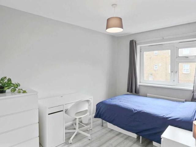 Room for rent in Lyons, Greater London