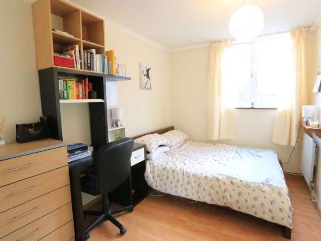 Room for rent in Lyons, Greater London