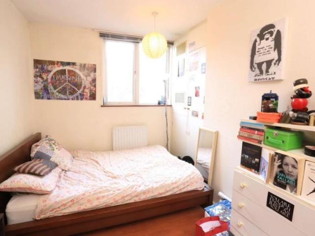 Room for rent in Lyons, Greater London