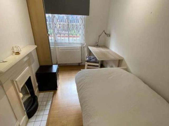 Room for rent in Lyons, Greater London