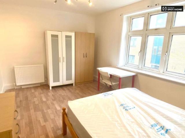 Room for rent in Lyons, Greater London