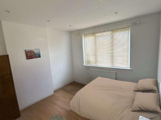 Room for rent in Lyons, Greater London