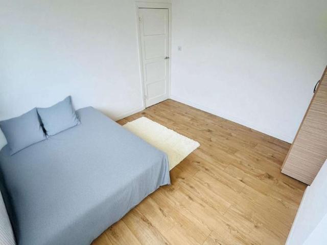 Room for rent in Lyons, Greater London