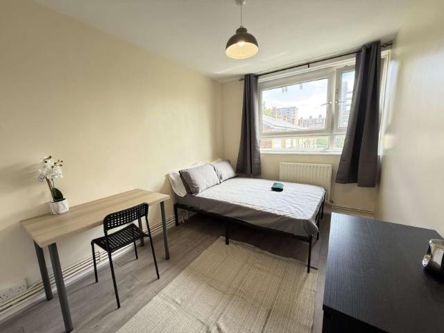 Room for rent in Lyons, Greater London