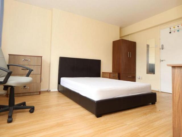 Room for rent in Upton Park, Greater London