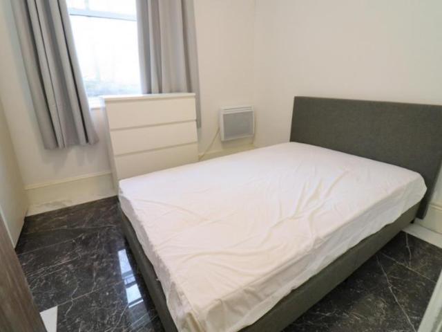 Room for rent in Brondesbury, Greater London