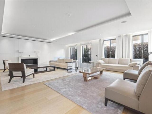 Room for sale in Chelsea, Greater London