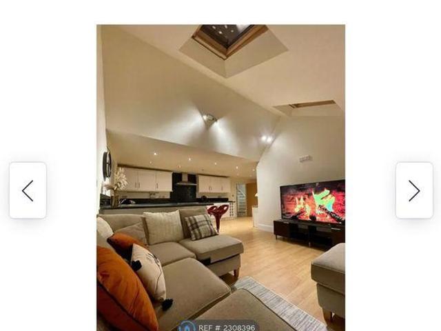 Room for rent in Elm Park, Calderstones
