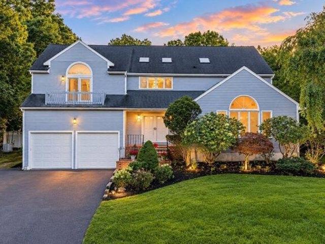 House for sale in Sharon, Norfolk County