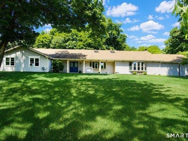 House for sale in Shelton, Connecticut