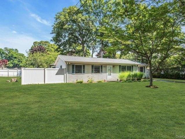 House for sale in Centereach, New York