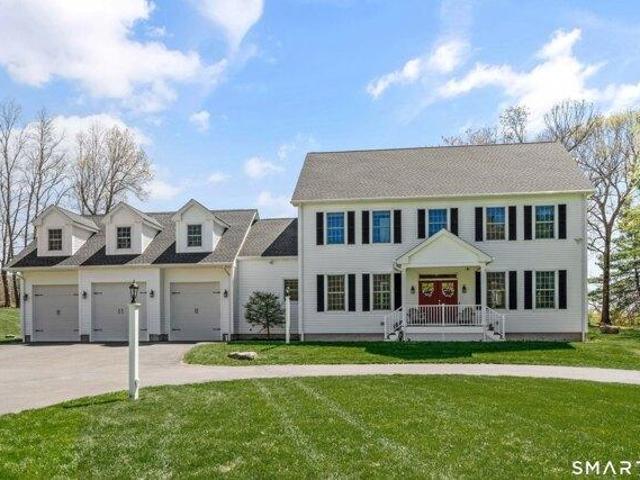 House for sale in Simsbury, Connecticut